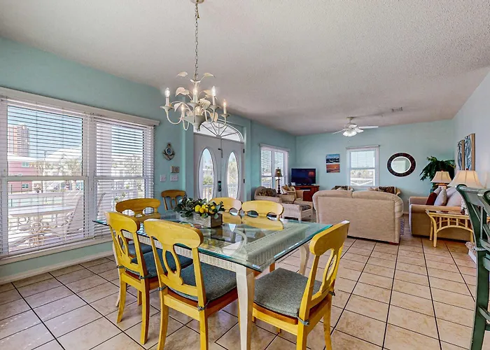 Holiday home Family-friendly W Gulf Views A Full Kitchen & Spacious Living Area *