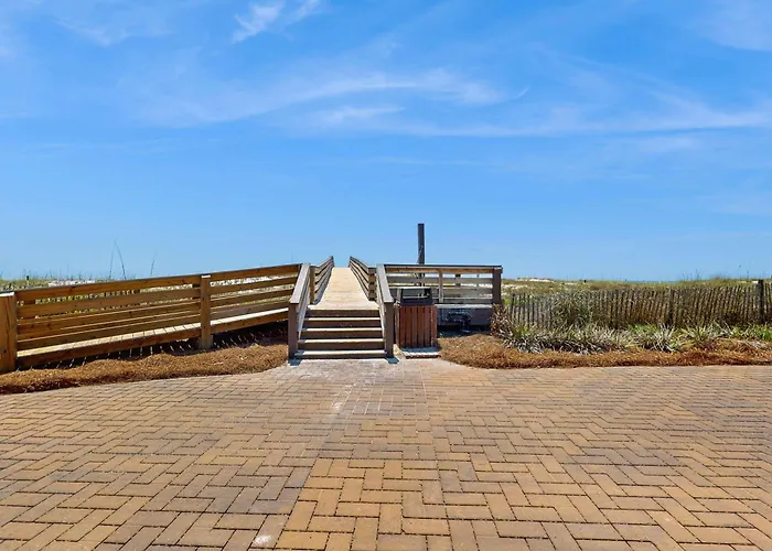 Family-friendly W Gulf Views A Full Kitchen & Spacious Living Area Holiday home